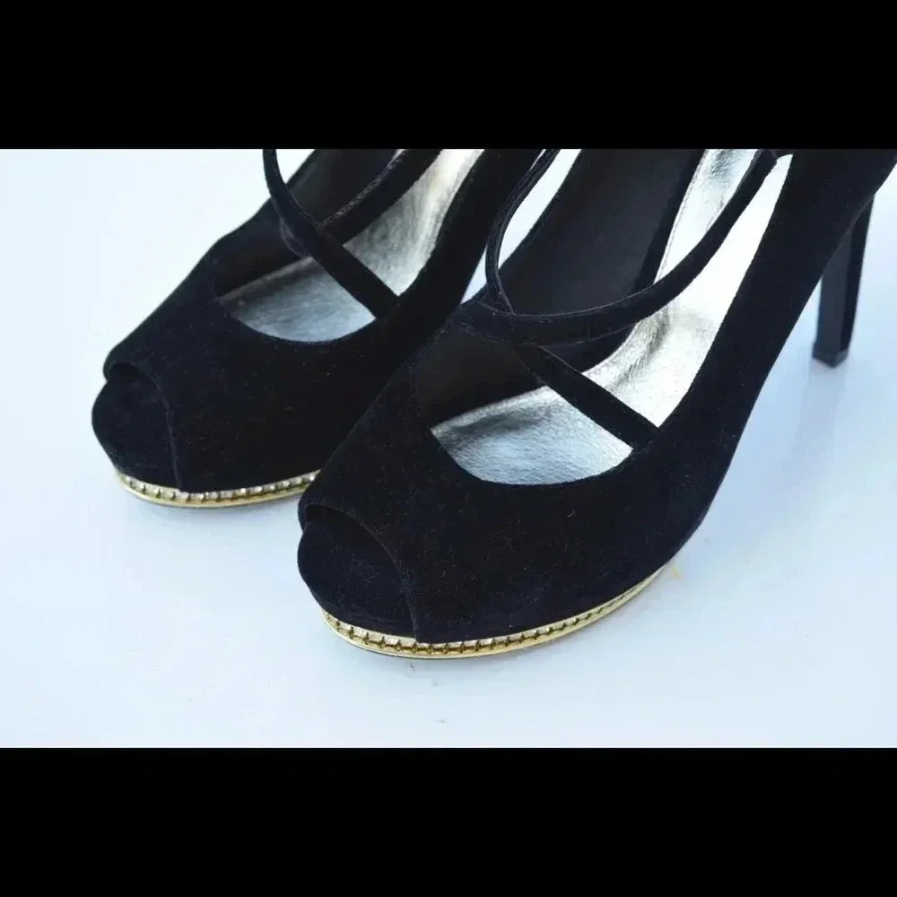 Adrianna Papell platform pumps